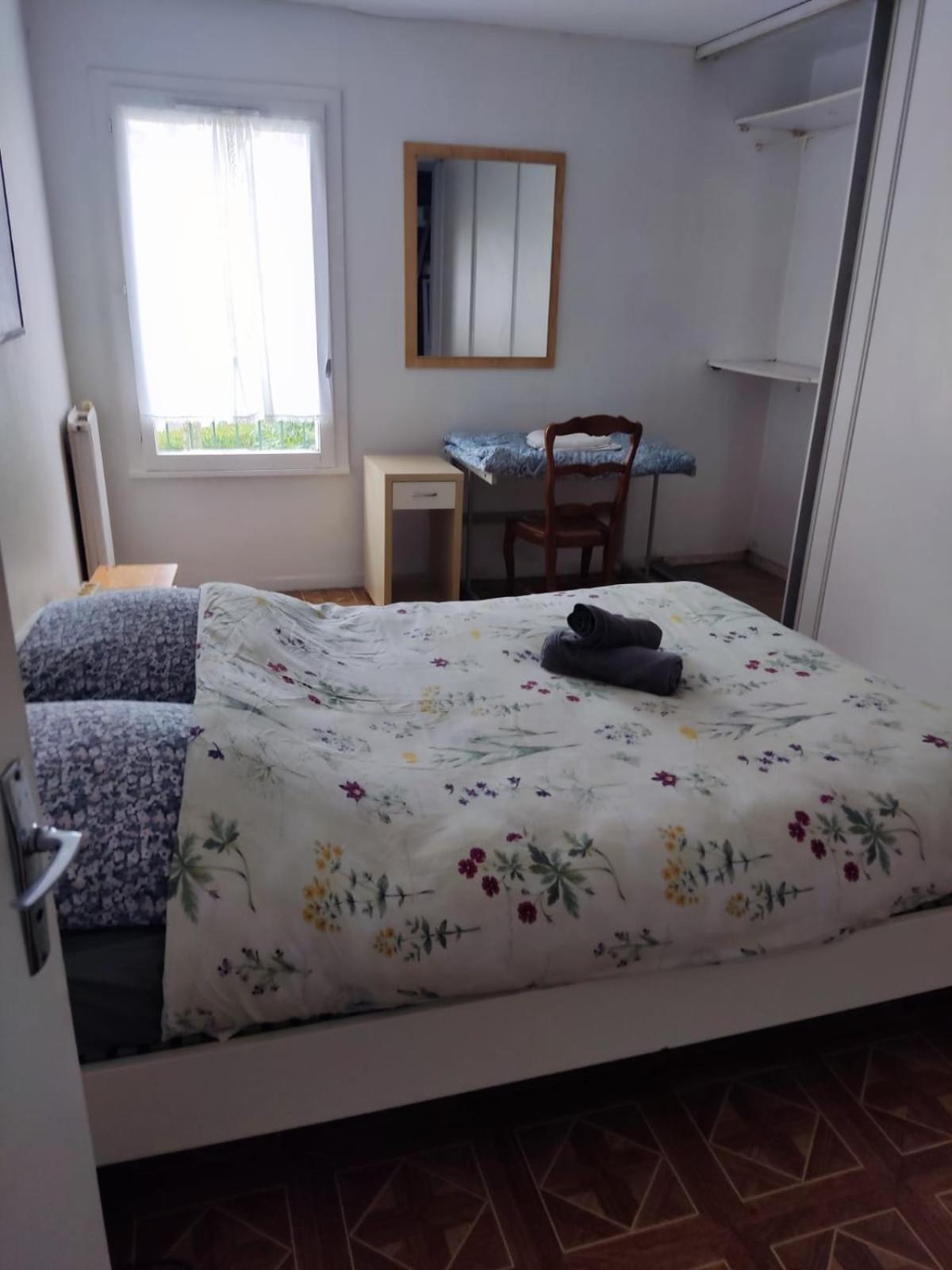 Maison De Ville 102M2 3 Chambres モンティニー・ル・ブルトンヌー エクステリア 写真
